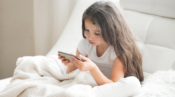 Tot mai mulți copii afectați de tehnologie: avertismentul specialiștilor