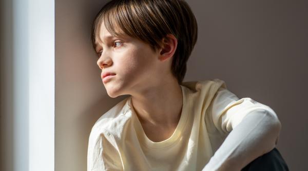 Copiii invizibili din statistici. Yolanda Crețescu: „Putem să ne imaginăm 792 de copii care se gândesc în orice moment să-și ia viața?”