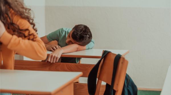 Radu Leca: În spatele întârzierilor de învățare se ascund rușine, frică, oboseală și un sentiment greu de dus: „nu sunt în stare”