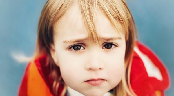 5 expresii pe care o învățătoare le folosește pentru a opri plânsul și văicăreala copiilor instant, fără să ridice vocea