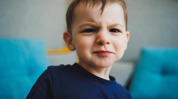 O nouă tendință în creșterea copiilor face vâlvă: Se presupune că oprește instantaneu crizele de furie! Pediatrii îi susțin eficiența