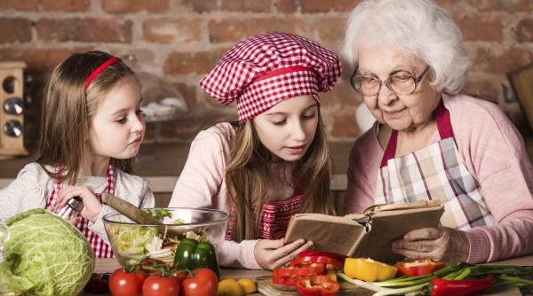 Mâncarea bunicii pe care copiii chiar o mănâncă (ieftină și foarte gustoasă)