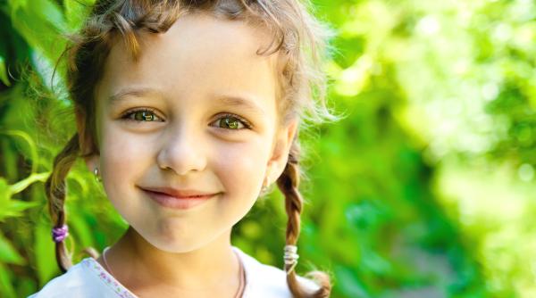 Părinții copiilor foarte inteligenți fac aceste 7 lucruri diferit acasă, spune un consilier educațional