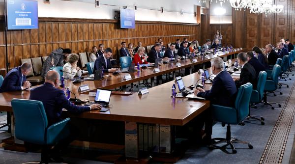 Program de internship la Guvern 2026: 200 de locuri pentru elevi și studenți, plătite cu 3.500 lei brut/lună