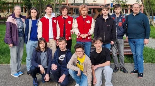 Elevii români au obţinut şase medalii de aur şi două de argint la International Advanced Tournament in Informatics