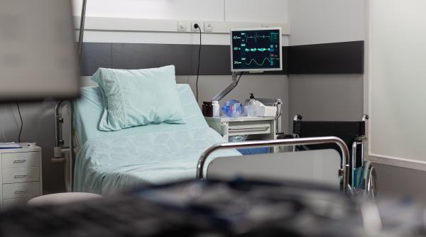 Copil internat după ce ar fi băut benzină găsită într-o sticlă nesupravegheată