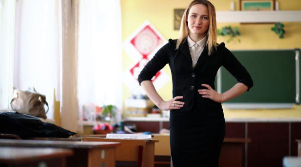 „Educaţia este îngropată!” Noua lege a salarizării provoacă revoltă în rândul profesorilor şi adânceşte criza din şcoli