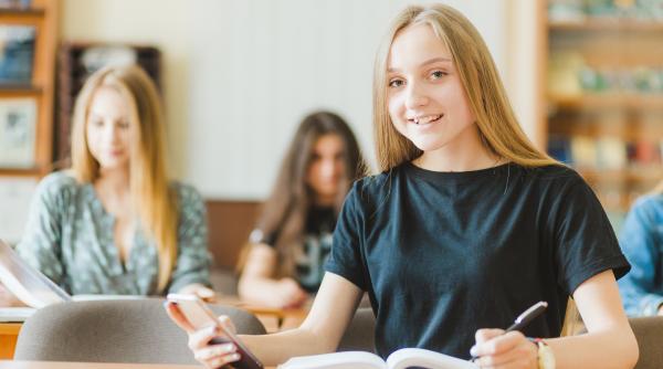 Cifrele de şcolarizare aferente anului şcolar şi universitar 2026 - 2027, stabilite prin Hotărâre de Guvern