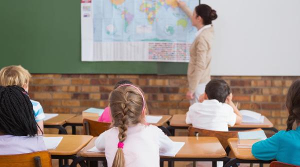 Salariile profesorilor în 2027. Noua lege a salarizării schimbă complet grila din educație