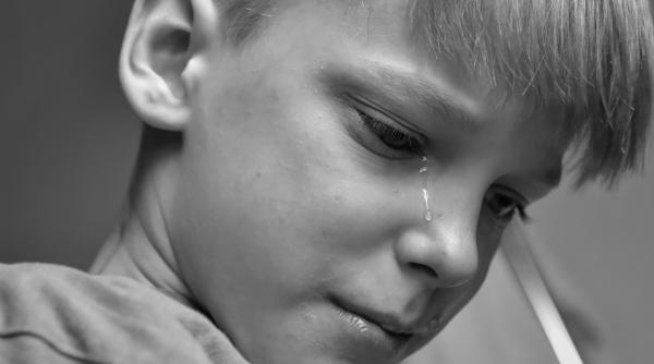 Copiii „prea mari” pentru adopție: Drama celor 8.000 de minori din sistemul românesc