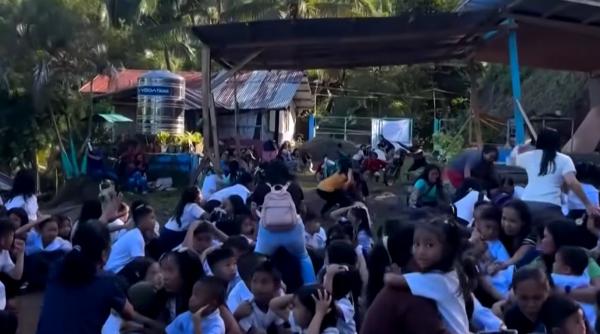 Teroare la școală în momentul producerii cutremurului din Filipine. Unii copii au leșinat de frică / VIDEO