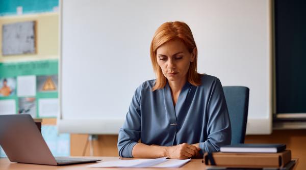 „Fierbințeala” titularizării în București: Peste 4.300 de candidați luptă pentru doar 997 de posturi sigure. Anunțul lui Lixandru