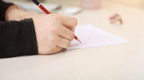 Un elev din Târgu Jiu a susținut Bacalaureatul în spital