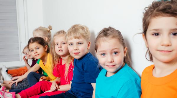 România, pe primul loc în UE la copiii care nu merg la grădiniță. Date alarmante