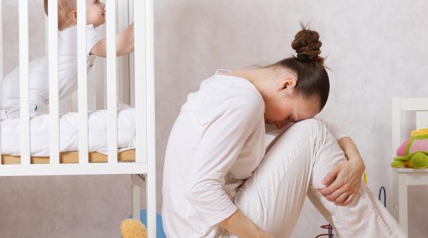 Sănătatea mintală a mamei, un „lux” în România. Lipsa screeningului național și modelele din alte țări, explicate de Ana-Maria Zamfir