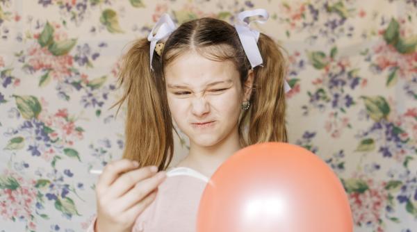 Prima menstruație la 8 sau 9 ani. Când trebuie să te îngrijorezi? Dr. Oana Crețu explică semnele pubertății precoce / VIDEO