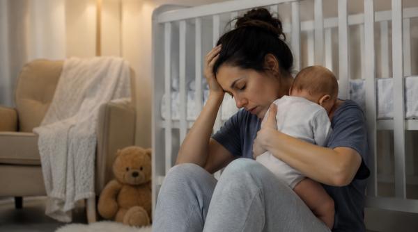„Baby blues”, starea care le ia prin surprindere pe multe mame după naștere. 5 lucruri care te pot ajuta