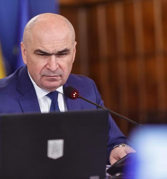 „Urmează o taxă la intrarea în școli... și la ieșire. Treaba voastră!” Replicile savuroase ale profesorilor și părinților, după ce Bolojan a preluat interimatul la Educație