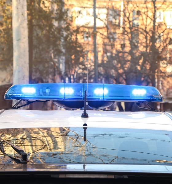 Minor reținut de polițiști, după ce a atacat un alt tânăr cu un cuțit