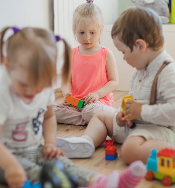 Greșelile pe care le fac părinții și educatorii în comunicarea cu cei mici