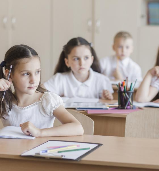 Copiii care sunt amabili în clasă prezintă aceste 5 trăsături de caracter, potrivit psihologiei