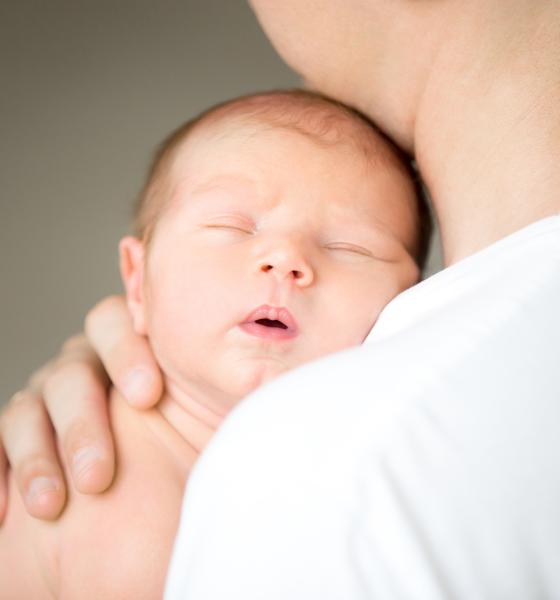 O fundație caută voluntari pentru a îmbrățișa nou-născuți care au fost abandonați