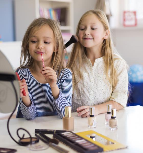 De ce imită fetele ce văd la altele. Oana Moraru: „Nu e lipsă de personalitate, nu aveți un copil care copiază și e bleg”