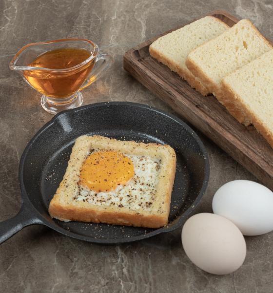 O tânără a economisit peste 90.000 de dolari mâncând doar pâine și ouă