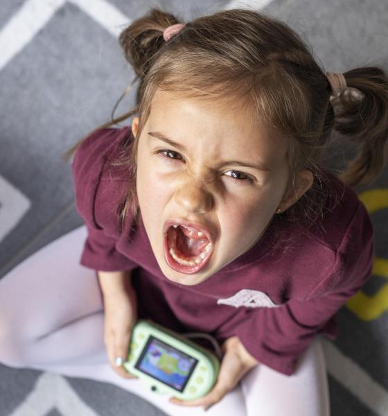  Copilul tău are o criză nervoasă? Iată 5 greșeli de evitat