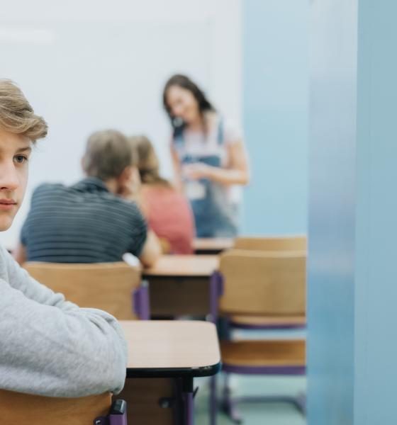 Când copilul nu mai poate, nu când nu mai vrea. Radu Leca explică burnout-ul elevilor și cum să oprești abandonul școlar