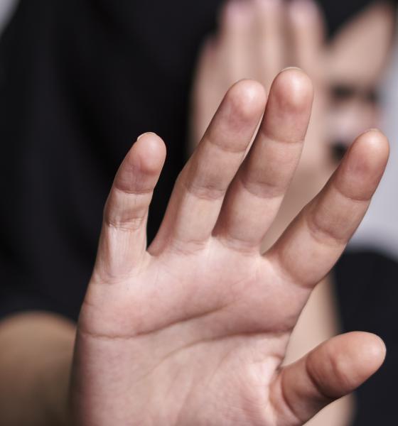 Zeci de mii de cazuri de violență domestică în 3 luni. Sute de ordine încălcate