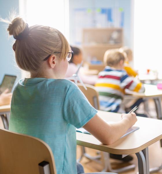 „Ce caută un bărbat în învățământul primar?” Prof. Petruț Rizea, despre suspiciunile și prejudecățile din școală: „O prostie!” / VIDEO