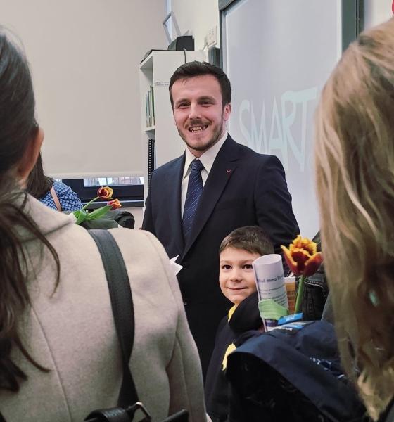 „O părticică din mine va rămâne în ei”: Viziunea lui Petruț Rizea asupra viitorului educației primare / VIDEO