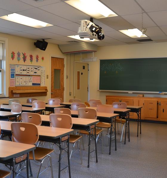 Fără bani pentru fondul clasei. Un primar cere oprirea colectării de la părinți: „Nu mai este niciun motiv să contribuie”