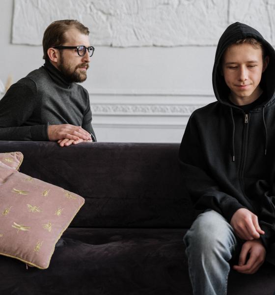 Eugen Hriscu, psihiatru: Părinții îi influențează pe adolescenți mai ales prin emoțiile pe care le transmit