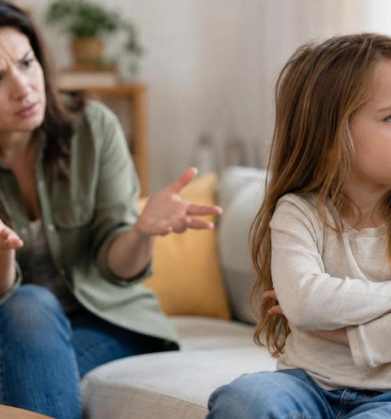 De ce copiii se poartă „mai urât” cu mama decât cu alte persoane. Ce poate însemna, de fapt, acest comportament